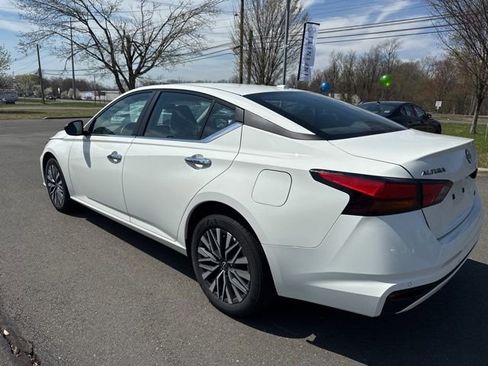 Used 2025 Nissan Altima 2.5 SV image 4