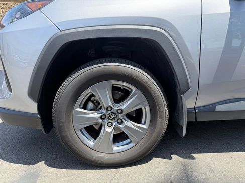 Used 2022 Toyota RAV4 LE AWD/4WD image 7