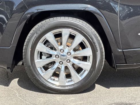 Used 2016 Jeep Cherokee Overland image 32