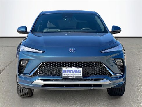 New 2026 Buick Envista Avenir image 2