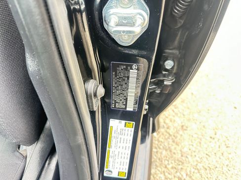 Used 2025 Toyota Corolla LE image 29