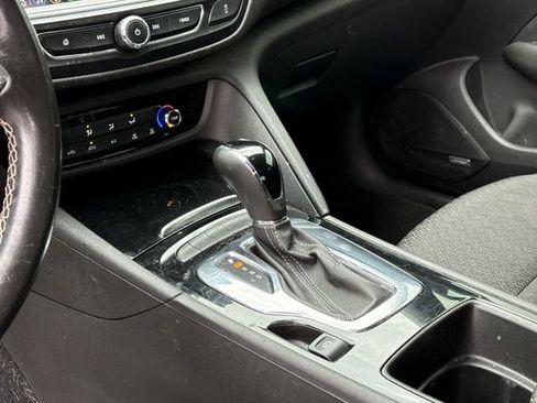 Used 2019 Buick Regal Preferred w/ Sights and Sounds Package FWD image 12