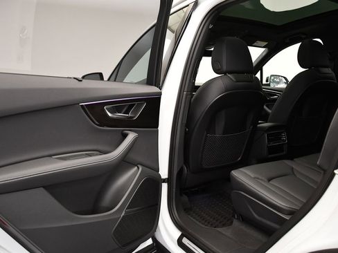 Used 2025 Audi Q7 3.0T Premium Plus w/ Premium Plus Package image 41