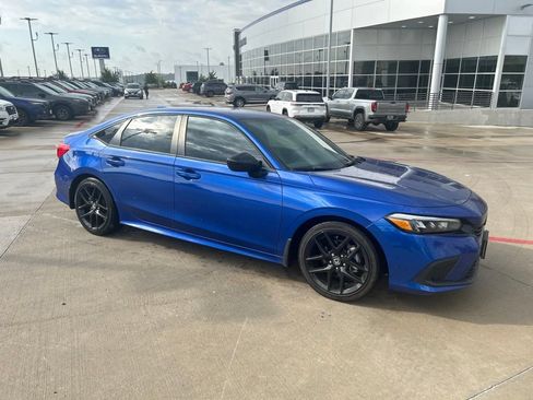 Used 2024 Honda Civic Sport image 2