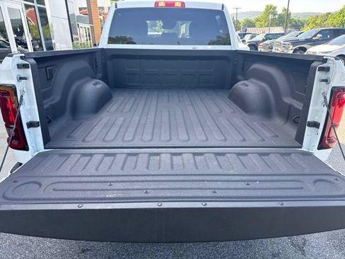 Certified 2025 RAM 2500 Big Horn AWD/4WD image 32