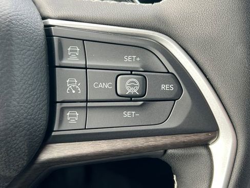 New 2026 Jeep Grand Cherokee Altitude image 19