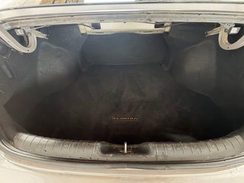 Used 2025 Hyundai Elantra Sport FWD image 11