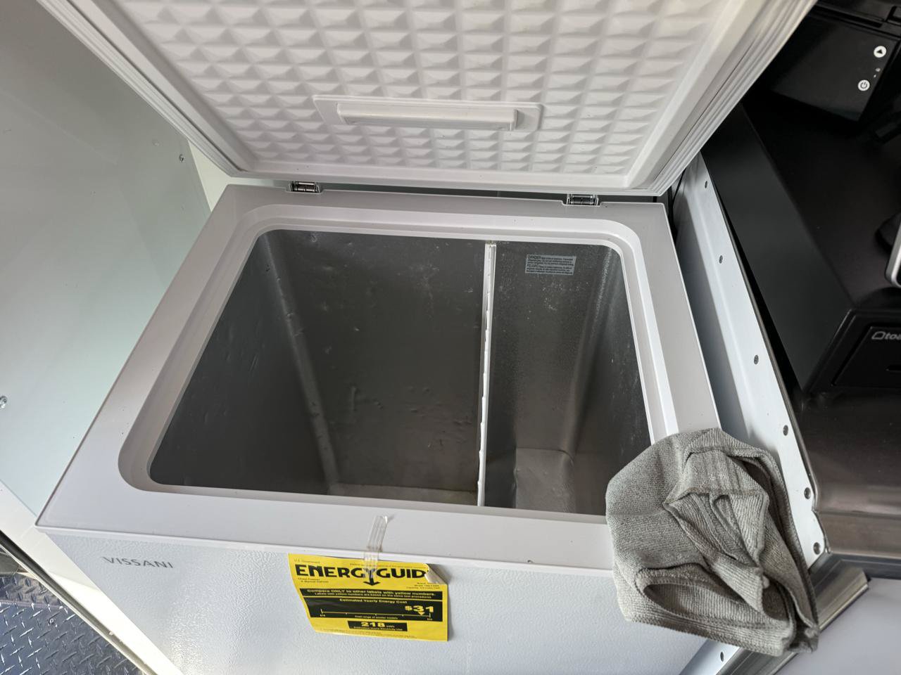 Used 2006 Ford E-350 and Econoline 350 Super Duty RWD image 28