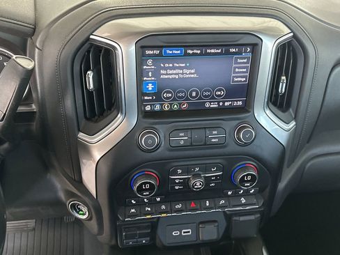 Used 2021 Chevrolet Silverado 1500 LTZ w/ LTZ Premium Package AWD/4WD image 25