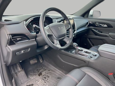 Used 2023 Chevrolet Traverse RS image 26