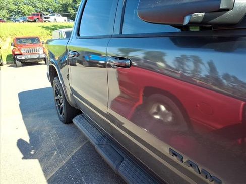 Used 2022 RAM 1500 Laramie AWD/4WD image 6