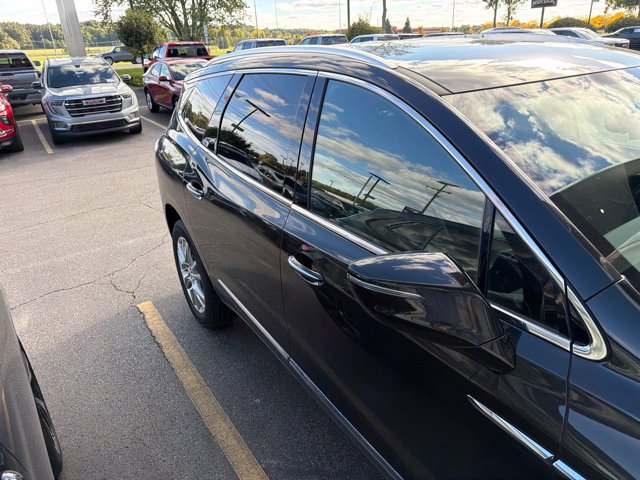 Used 2023 Buick Enclave Premium AWD/4WD image 3