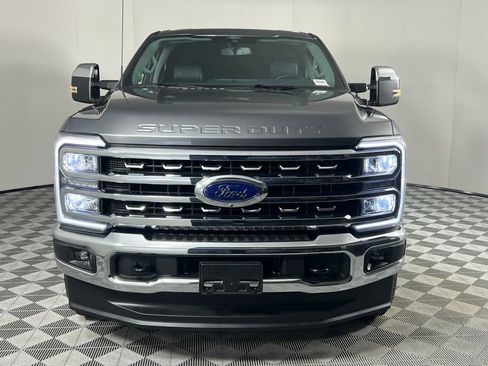 Used 2025 Ford F250 Lariat w/ Chrome Package image 11