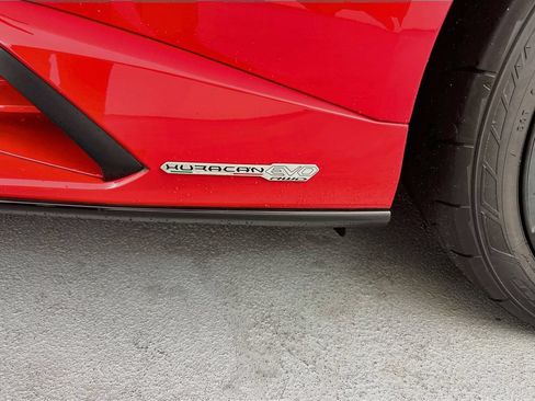 Used 2021 Lamborghini Huracan EVO RWD image 25