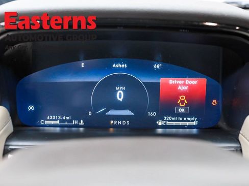 Used 2022 Lincoln Nautilus AWD w/ Premium Package image 18