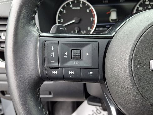 Used 2022 Nissan Rogue SL w/ SL Premium Package image 22