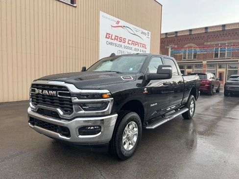 Used 2025 RAM 2500 Big Horn AWD/4WD image 1