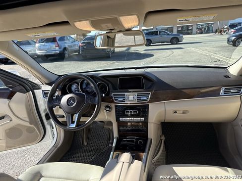 Used 2014 Mercedes-Benz E 350 4MATIC Sedan image 29