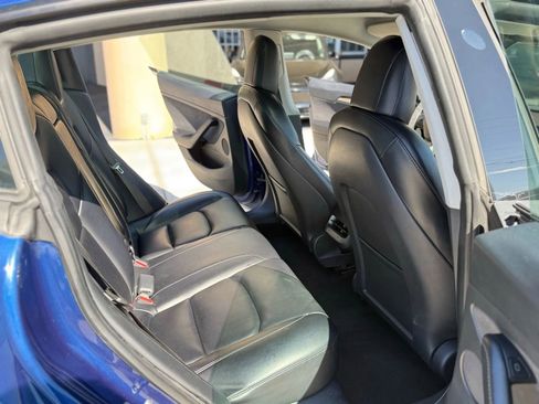 Used 2022 Tesla Model 3 Standard Range image 15