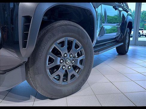 Used 2025 Toyota 4Runner SR5 AWD/4WD image 2