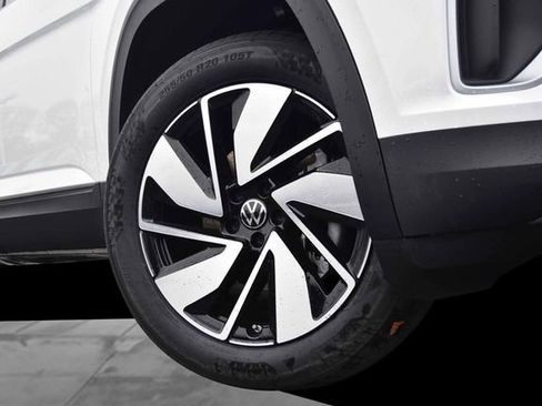 New 2026 Volkswagen Atlas SE image 3