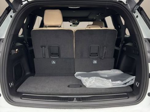 New 2026 Jeep Grand Cherokee L Limited w/ Limited Altitude Package image 14