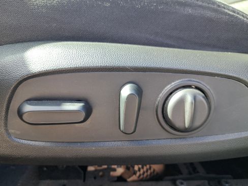 Used 2020 Chevrolet Malibu LT image 16