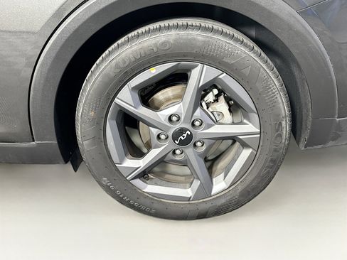 Used 2025 Kia K4 LXS image 11