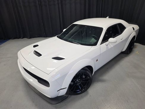 Used 2023 Dodge Challenger R/T Scat Pack RWD image 2