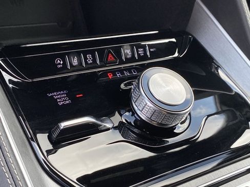 New 2025 Jeep Wagoneer L Base w/ Premium Group I image 14