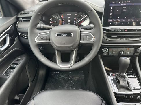 New 2026 Jeep Compass Latitude image 14