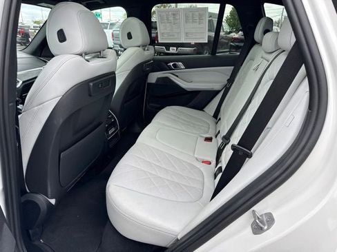 Used 2023 BMW X5 xDrive40i w/ M Sport Package AWD/4WD image 16