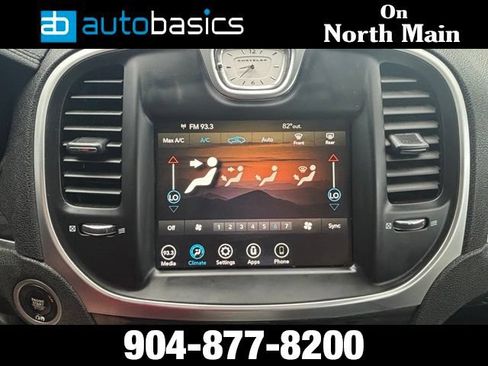 Used 2021 Chrysler 300 Touring w/ Chrome Appearance Package RWD image 34