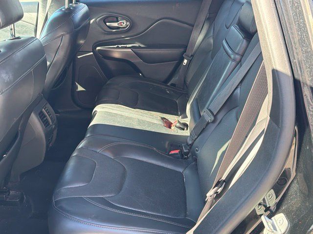 Used 2019 Jeep Cherokee Limited FWD image 13