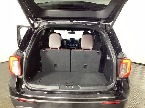 Used 2023 Ford Explorer Platinum w/ Technology Package image 19