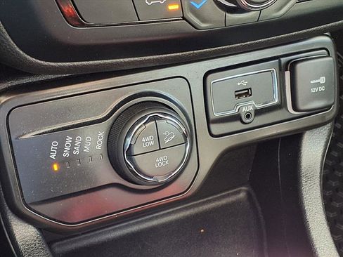 Used 2021 Jeep Renegade Trailhawk w/ Sun & Sound Group image 10