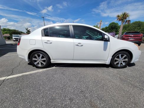 Used 2012 Nissan Sentra 2.0 SR w/ Special Edition Pkg FWD image 15