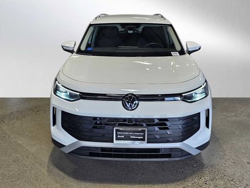 New 2026 Volkswagen Tiguan SE image 7