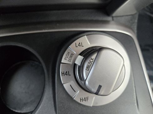 Used 2018 Toyota 4Runner Limited image 34