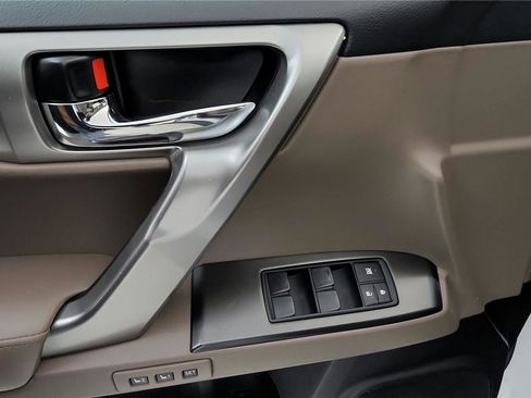 Used 2023 Lexus GX 460 Premium w/ Premium Package image 23