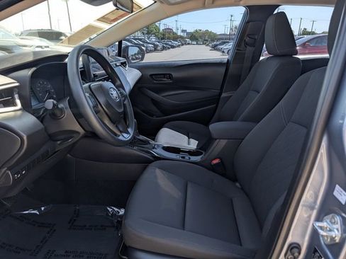 Used 2025 Toyota Corolla LE image 28