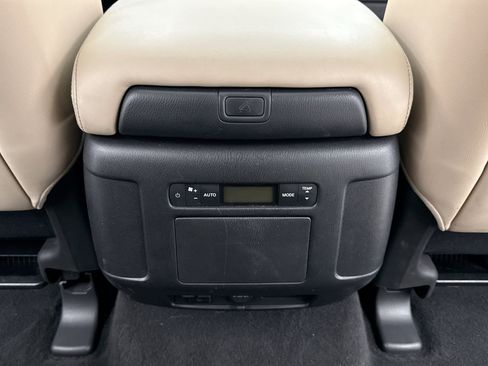 Used 2022 Nissan Armada SL w/ Captain's Chairs Package AWD/4WD image 16