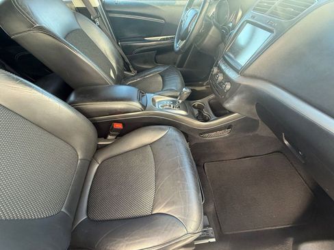 Used 2018 Dodge Journey Crossroad image 34