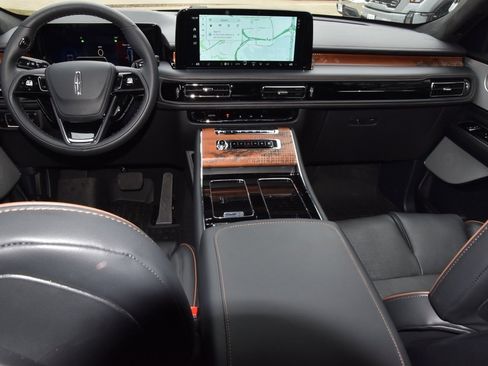 New 2026 Lincoln Aviator Black Label w/ Dynamic Handling Package image 17