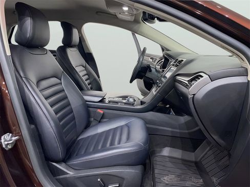 Used 2019 Ford Fusion SEL image 11