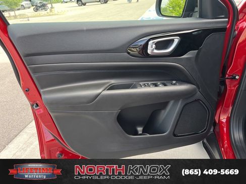New 2026 Jeep Compass Latitude AWD/4WD image 5
