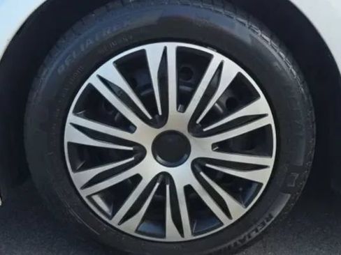 Used 2020 Toyota Corolla LE FWD image 48