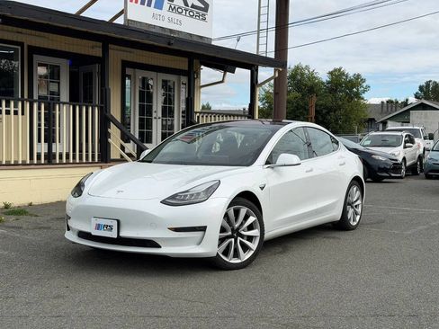 Used 2018 Tesla Model 3 Mid Range RWD image 1