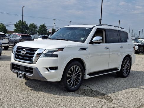 Certified 2023 Nissan Armada Platinum w/ Cargo Package AWD/4WD image 3