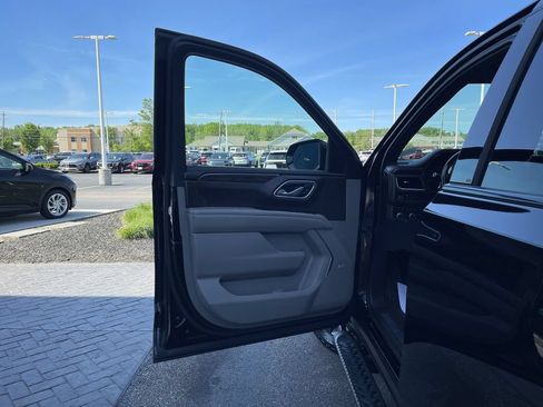 Used 2021 Chevrolet Tahoe Z71 w/ Z71 Signature Package AWD/4WD image 23